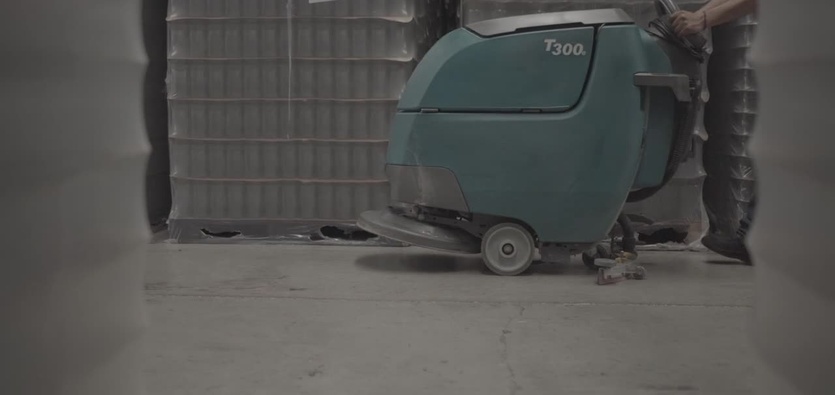 Why Industrial Floors Still Look Dirty After Cleaning: Problems to Check